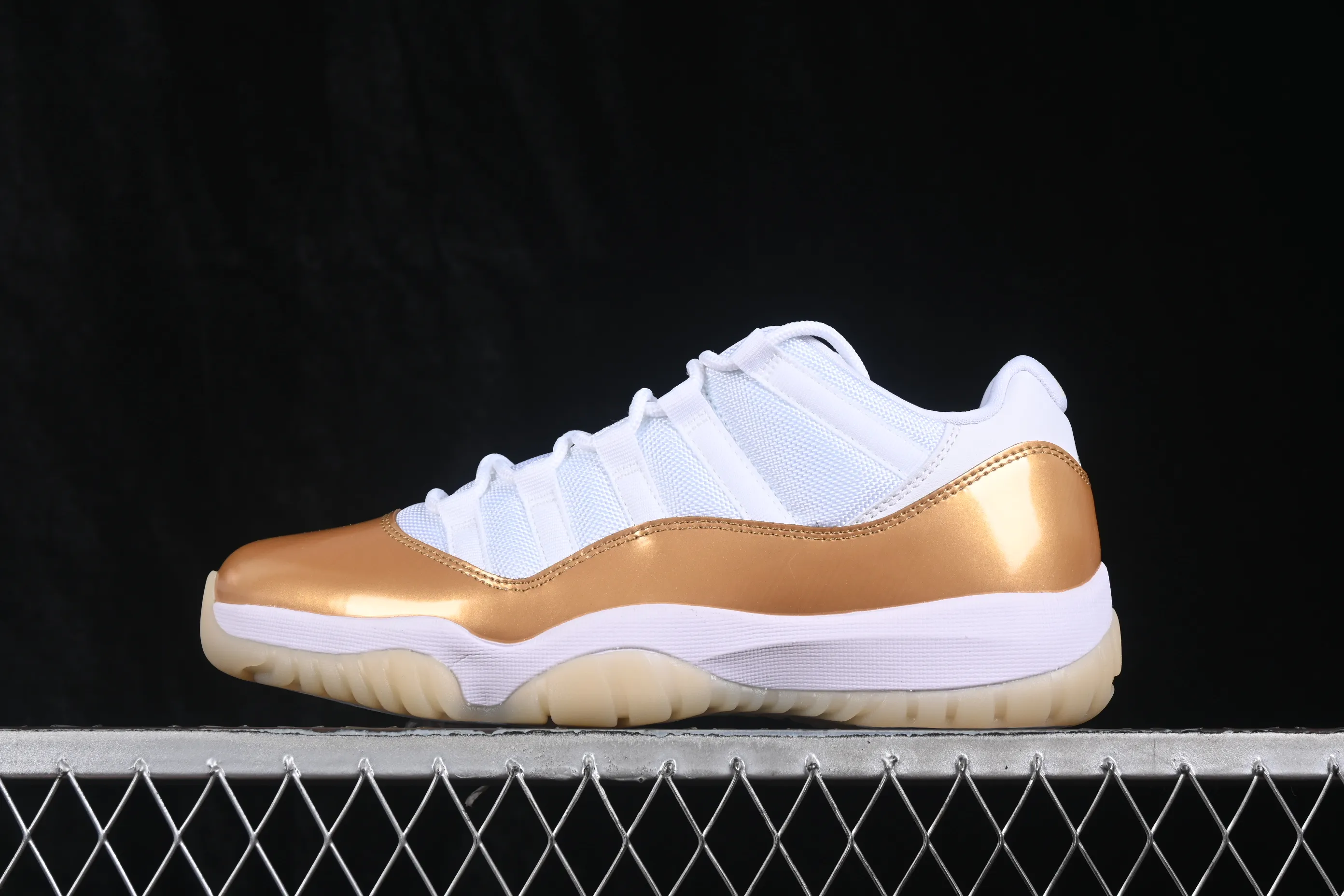 All categories Air Jordan Jordan series basketball shoes Air Jordan 11 Air Jordan 11 Low "Metallic Gold" AJ11 Joe 11 Platinum AH7860-102
